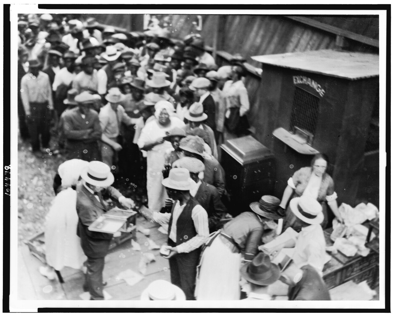 Alvin C. Krupnick Co., photographer, Public domain/Wikimedia Commons/Custom