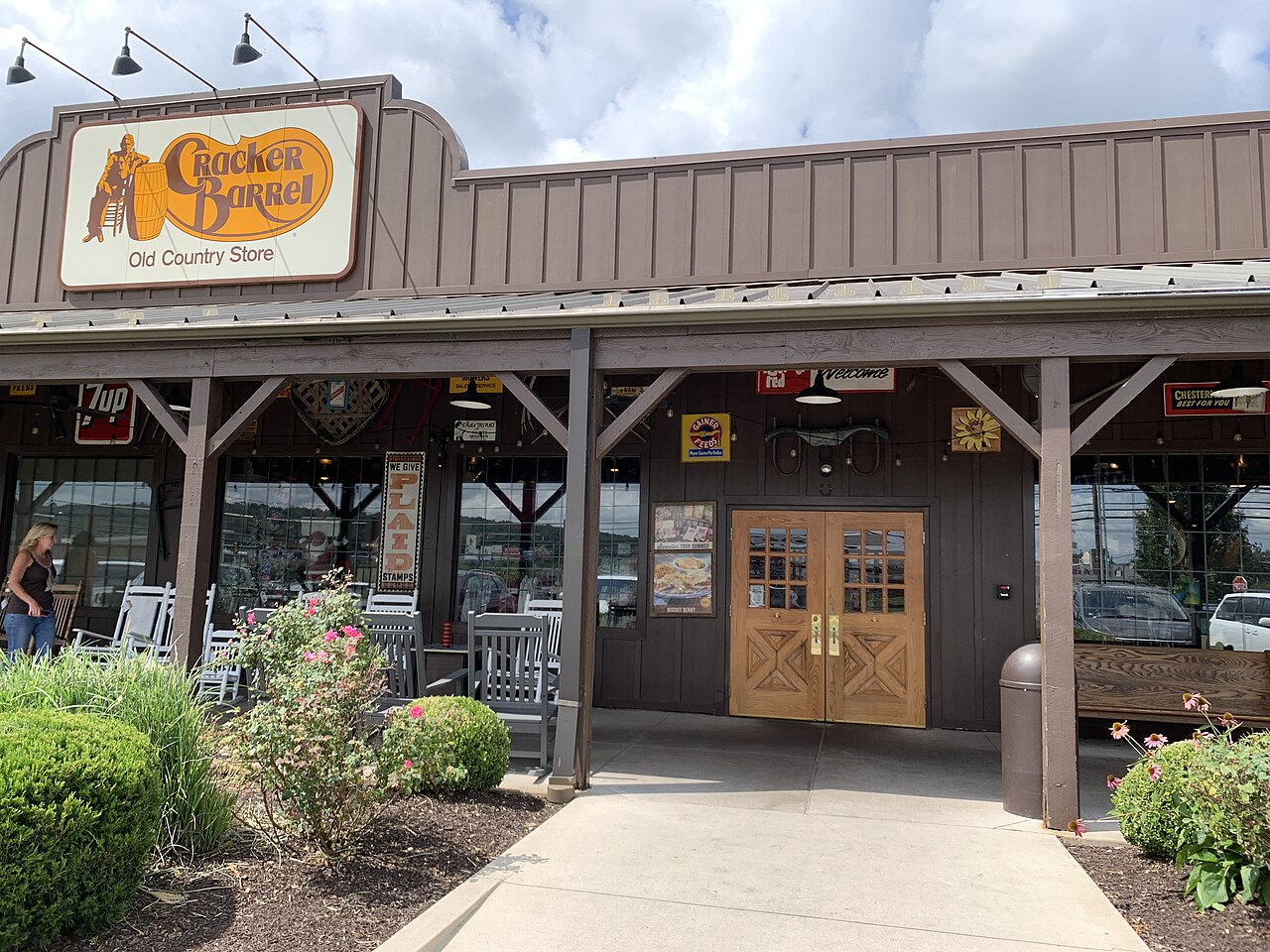 Cracker_Barrel_restaurant